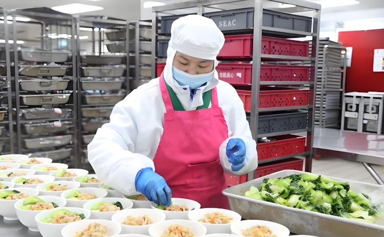 智慧食安平台对校园后厨和配餐企业的监管方案