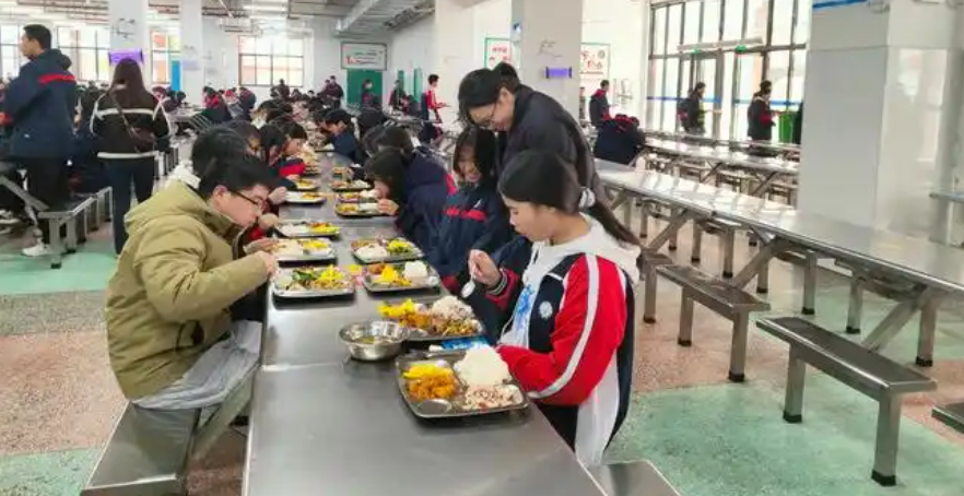 1764815146168927.png 360截图20251204102534.png